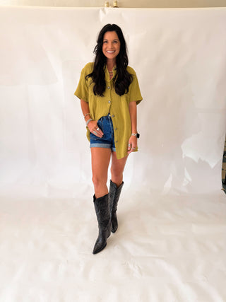 Rodeo grounds verde top with concho buttons