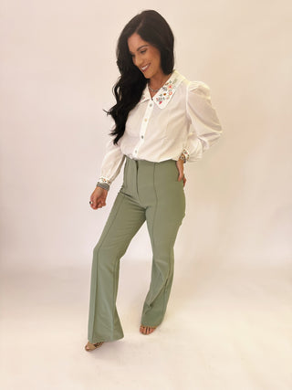 Brin collar floral embroidered blouse