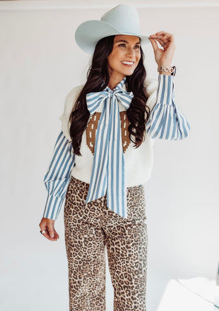 Hannah horse shoe sweater