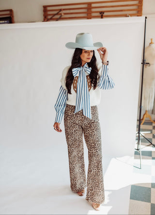 Hannah horse shoe sweater